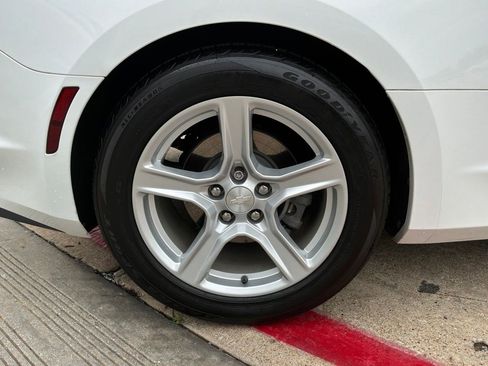 Used 2022 Chevrolet Camaro LT RWD image 9