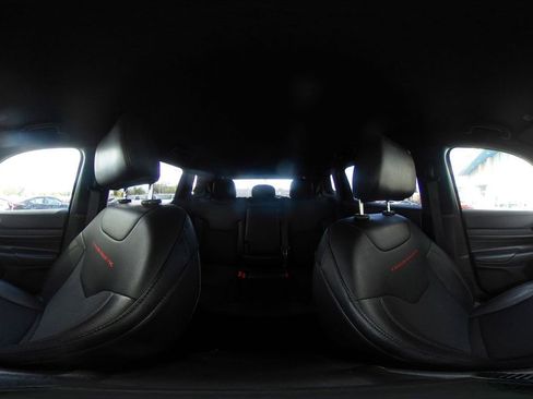 Used 2025 Jeep Compass Trailhawk image 41