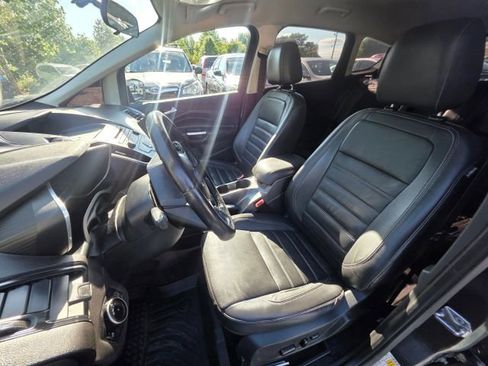 Used 2017 Ford C-MAX Energi SE w/ Equipment Group 402A FWD image 14