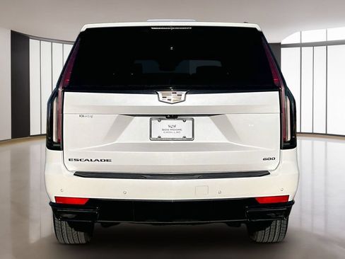 Used 2023 Cadillac Escalade Sport Platinum RWD image 4