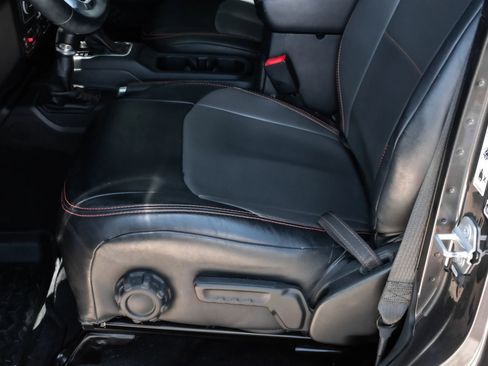 Used 2018 Jeep Wrangler Unlimited Rubicon w/ Dual Top Group image 13