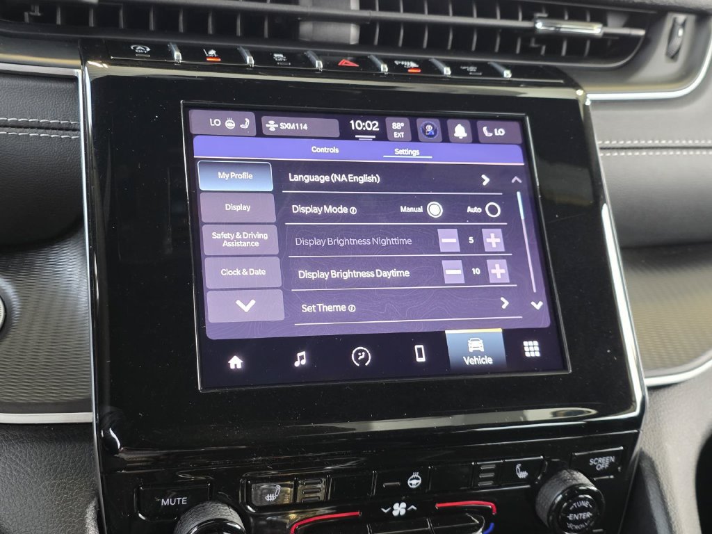 Used 2025 Jeep Grand Cherokee L Altitude RWD image 19