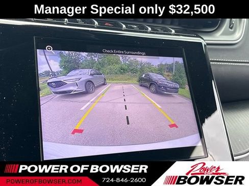 Used 2024 Jeep Grand Cherokee L Laredo AWD/4WD image 15