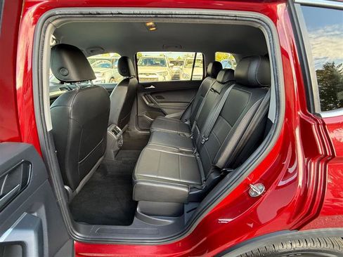 Used 2018 Volkswagen Tiguan SE AWD/4WD image 20