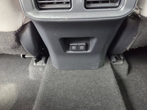 Used 2021 Toyota RAV4 XLE w/ Convenience Package FWD image 16