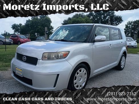 Used 2010 Scion xB image 1