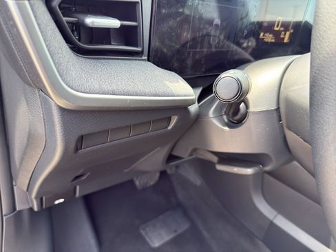 Certified 2025 Nissan Kicks SV AWD/4WD image 14