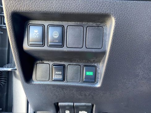 Used 2019 Nissan Rogue Sport SV image 33