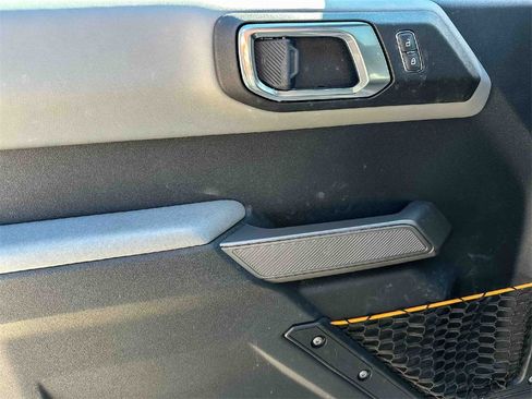 Used 2021 Ford Bronco Badlands image 8