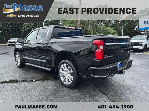 Used 2023 Chevrolet Silverado 1500 High Country w/ High Country Premium Package AWD/4WD image 5