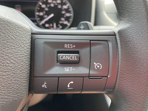 Used 2025 Nissan Rogue S FWD image 22