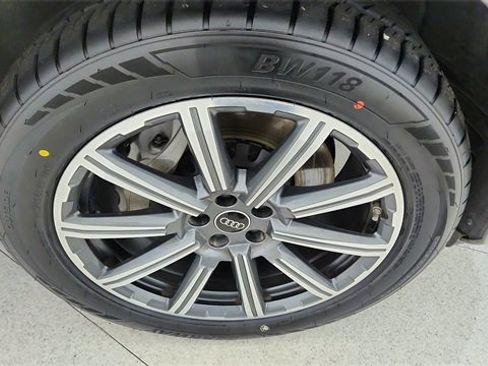 Used 2023 Audi Q7 2.0T Premium Plus w/ Premium Plus Package image 61