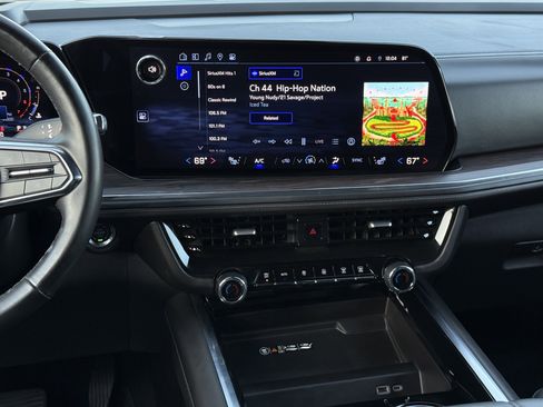 Used 2025 Chevrolet Suburban LT image 22