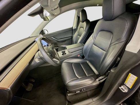 Used 2022 Tesla Model Y Long Range AWD/4WD image 13