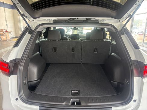 Used 2025 Chevrolet Blazer LT FWD image 31