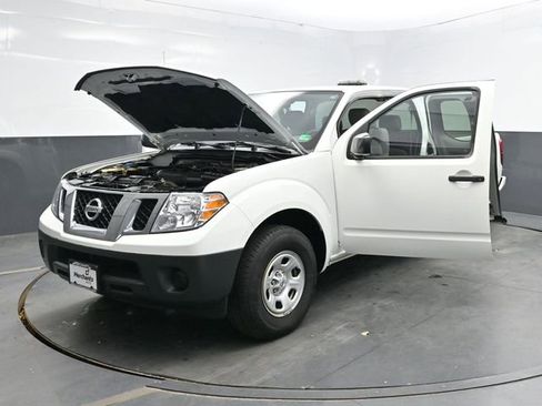 Used 2019 Nissan Frontier S image 38