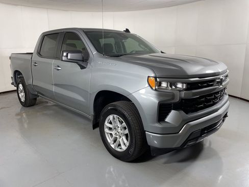 Used 2025 Chevrolet Silverado 1500 RST image 2