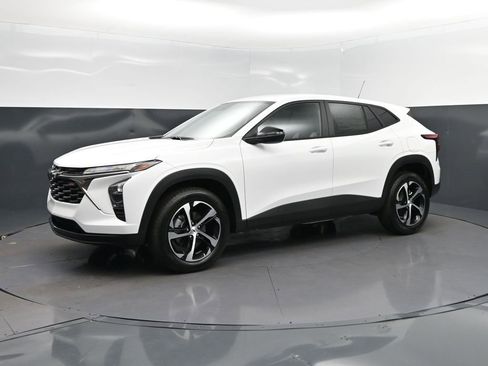 New 2026 Chevrolet Trax RS FWD image 3