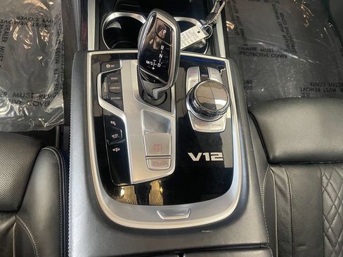 Used 2018 BMW M760i xDrive w/ Luxury Rear Seating Package AWD/4WD image 37