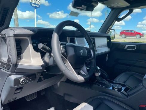 New 2026 Ford Bronco Outer Banks w/ Sasquatch Package AWD/4WD image 9