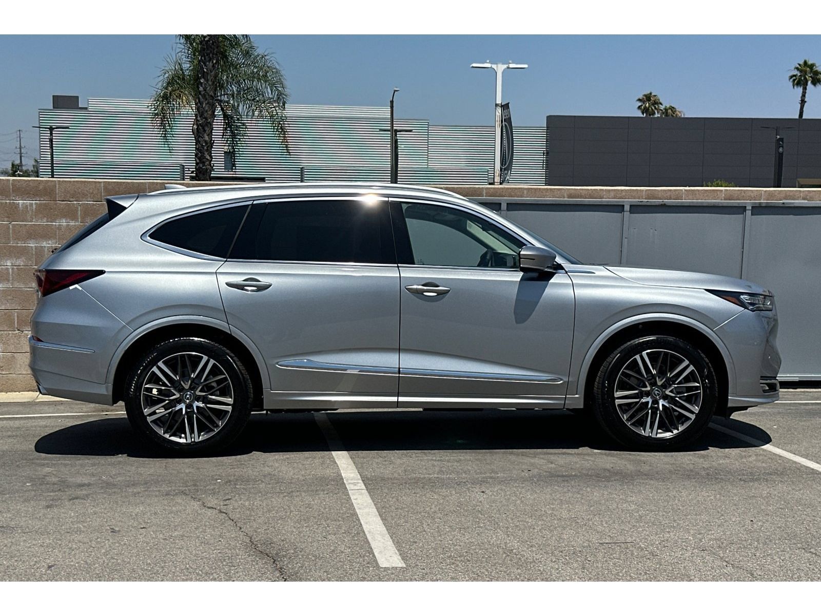 Certified 2026 Acura MDX w/ Advance Package AWD/4WD image 3