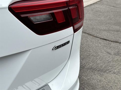 Used 2022 Volkswagen Tiguan SE image 8