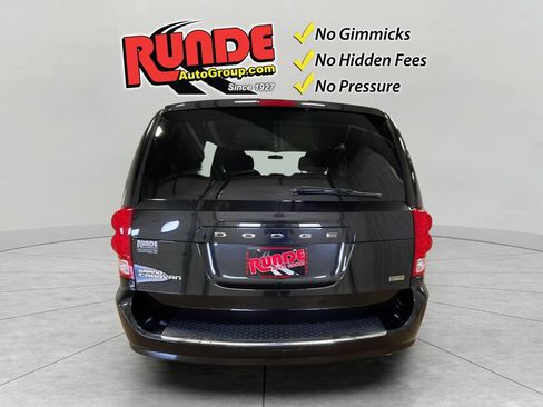 Used 2017 Dodge Grand Caravan SE FWD image 5