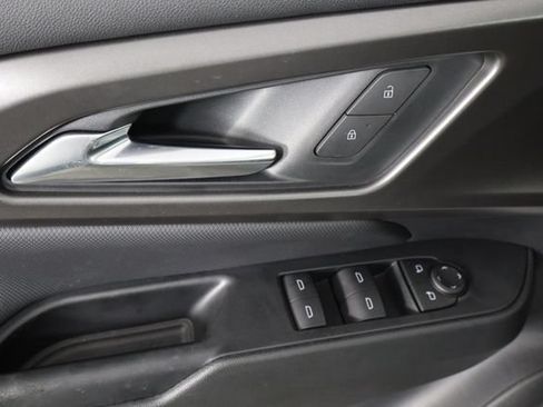 Used 2025 Chevrolet Equinox EV LT FWD image 20