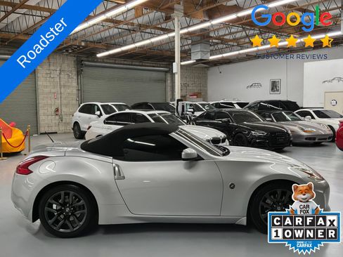 Used 2015 Nissan 370Z Roadster RWD image 12