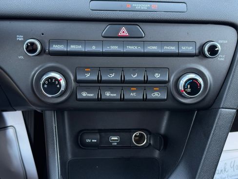 Used 2022 Kia Sportage LX image 28