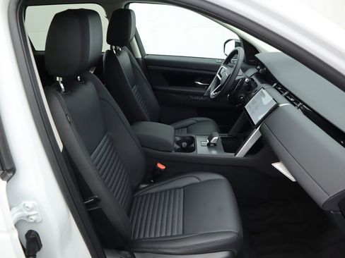 Used 2025 Land Rover Discovery Sport S image 21