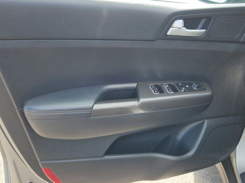 Used 2020 Kia Sportage LX AWD/4WD image 22