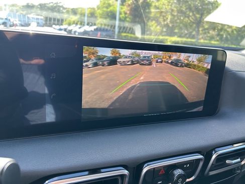 New 2026 Nissan Sentra SR w/ Floor Mat Package FWD image 33