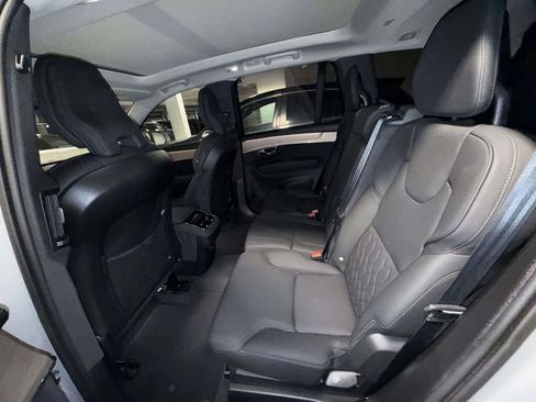 Used 2025 Volvo XC90 B6 Plus image 6