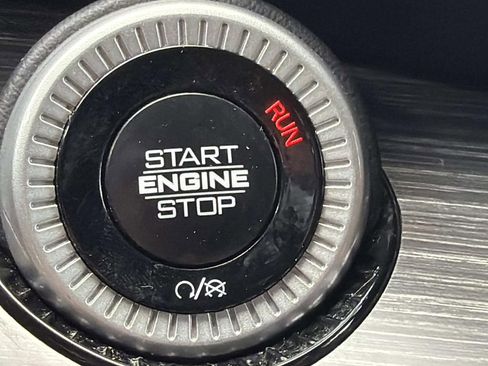 Used 2024 Jeep Wagoneer L Series II RWD image 17