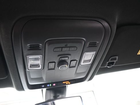 Used 2022 Chevrolet Tahoe LT w/ Luxury Package image 34