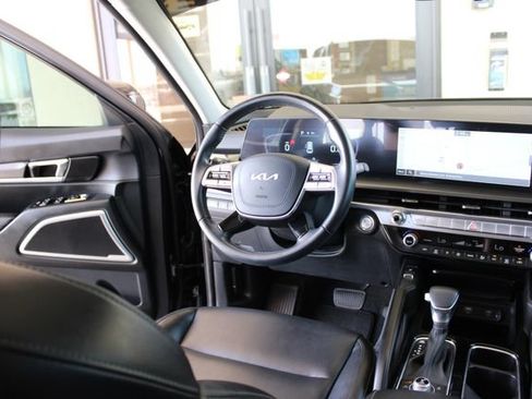 Used 2025 Kia Telluride S AWD/4WD image 13