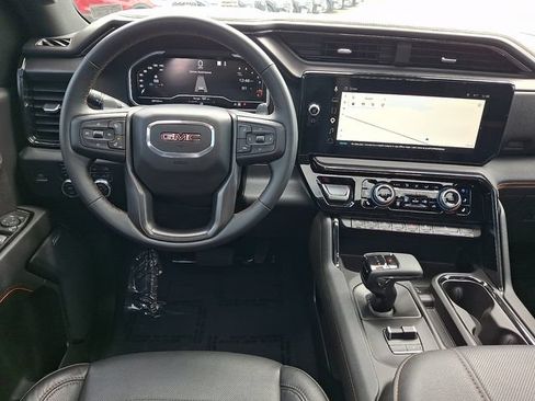 Used 2023 GMC Sierra 1500 AT4 w/ Technology Package AWD/4WD image 11