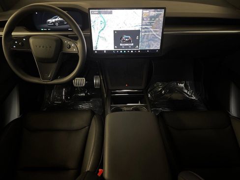 Used 2024 Tesla Model X Plaid image 12