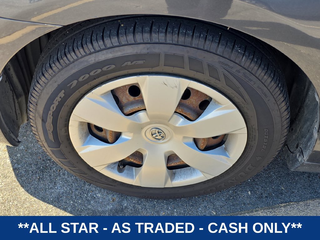 Used 2011 Toyota Camry LE FWD image 9