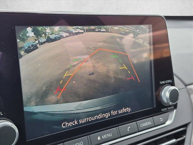 Used 2025 Nissan Altima 2.5 SV FWD image 11
