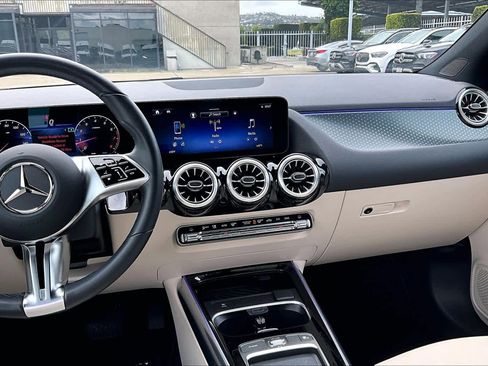 Used 2025 Mercedes-Benz GLA 250 GLA 250 image 6