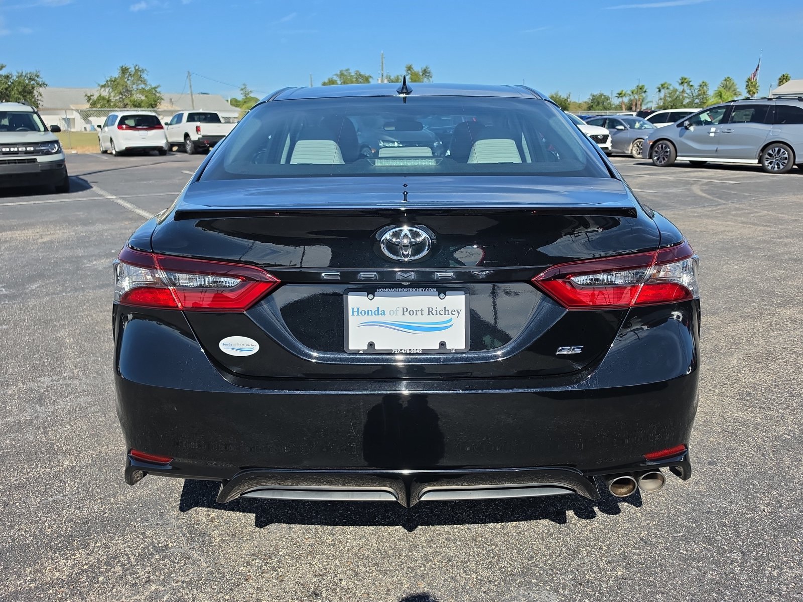 Used 2021 Toyota Camry SE FWD image 5