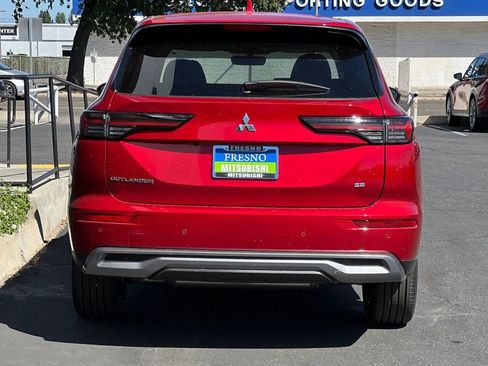 New 2026 Mitsubishi Outlander SE image 6