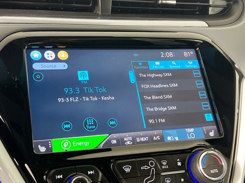 Used 2021 Chevrolet Bolt Premier w/ Infotainment Package FWD image 27