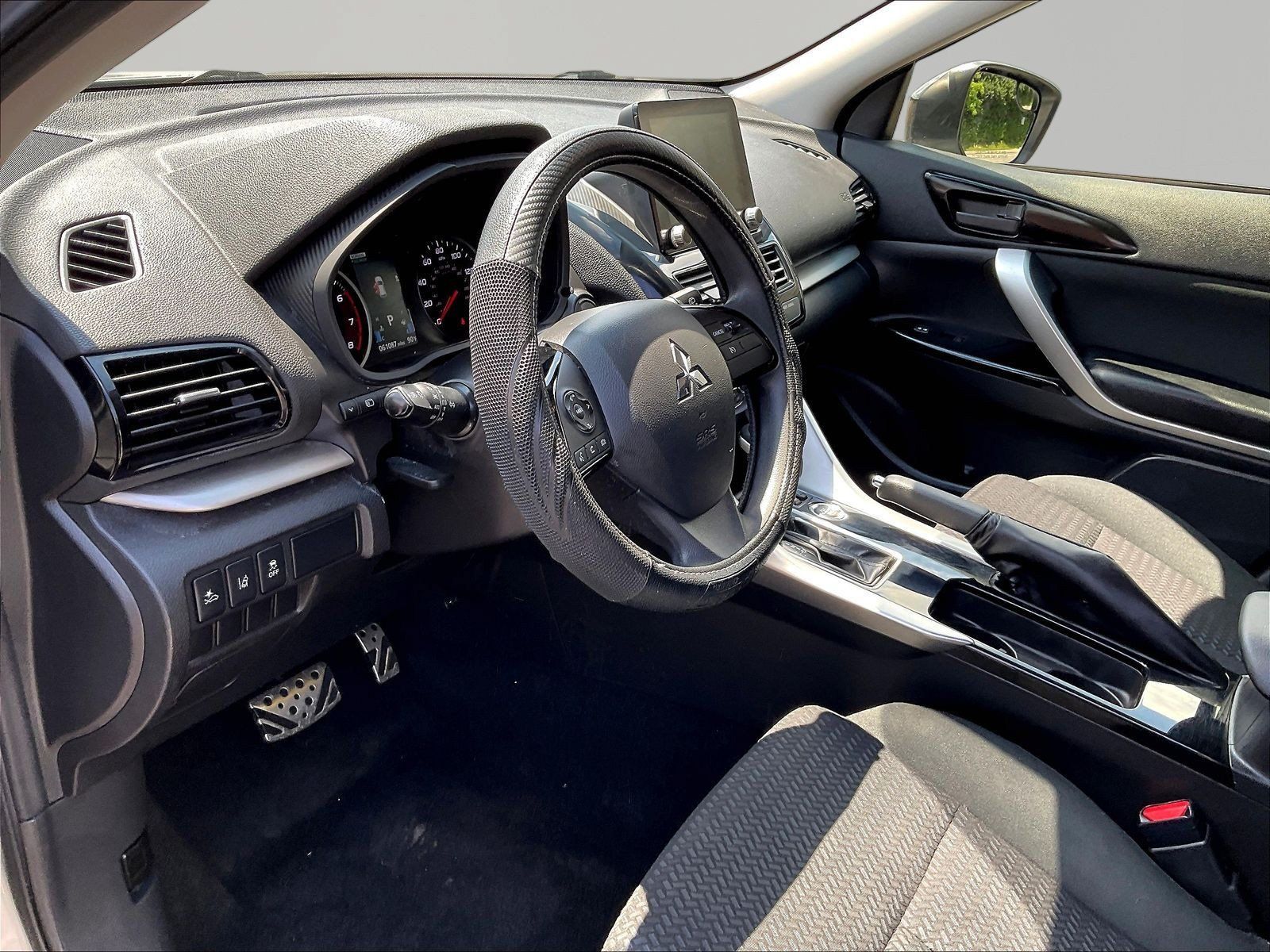 Used 2022 Mitsubishi Eclipse Cross LE AWD/4WD image 17