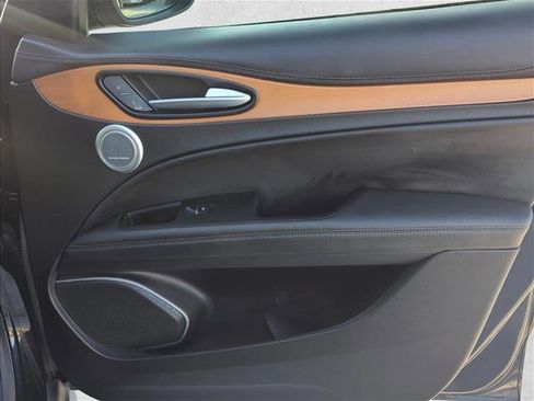 Used 2019 Alfa Romeo Stelvio Ti Lusso w/ Quick Order Package 22X Lusso image 25