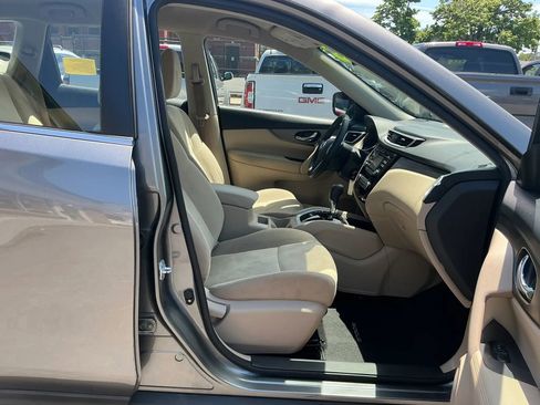 Used 2016 Nissan Rogue S AWD/4WD image 16