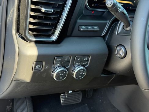 New 2026 GMC Sierra 1500 Denali w/ Technology Package AWD/4WD image 17