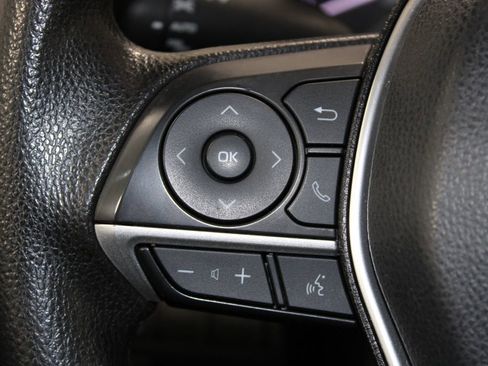 Used 2021 Toyota Camry LE image 31